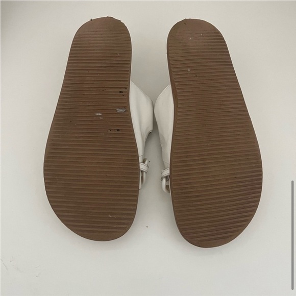 Vince Camuto Kennedy Slides - Picture 8 of 8